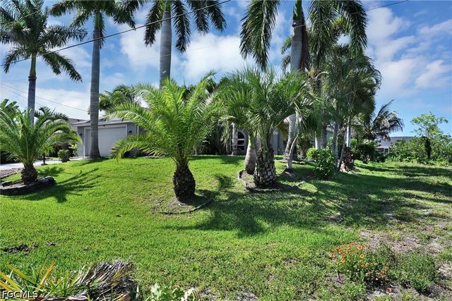 2000 NW 4th ST, Cape Coral, FL 33993