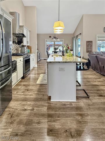 11931 Walton Circle NW, Uniontown, OH 44685