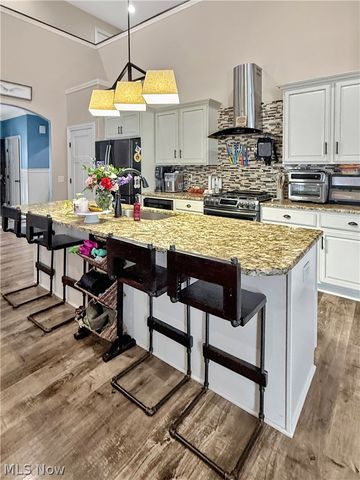 11931 Walton Circle NW, Uniontown, OH 44685