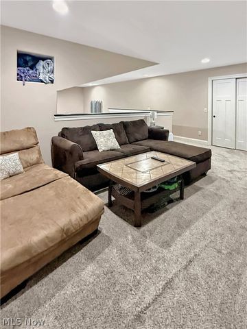 11931 Walton Circle NW, Uniontown, OH 44685