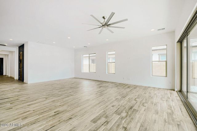 5931 E REDMONT Drive, Mesa, AZ 85215