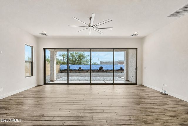 5931 E REDMONT Drive, Mesa, AZ 85215