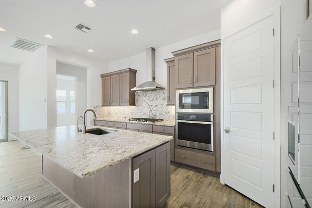 5931 E REDMONT Drive, Mesa, AZ 85215