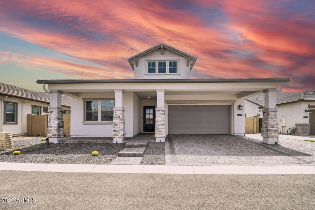 5931 E REDMONT Drive, Mesa, AZ 85215