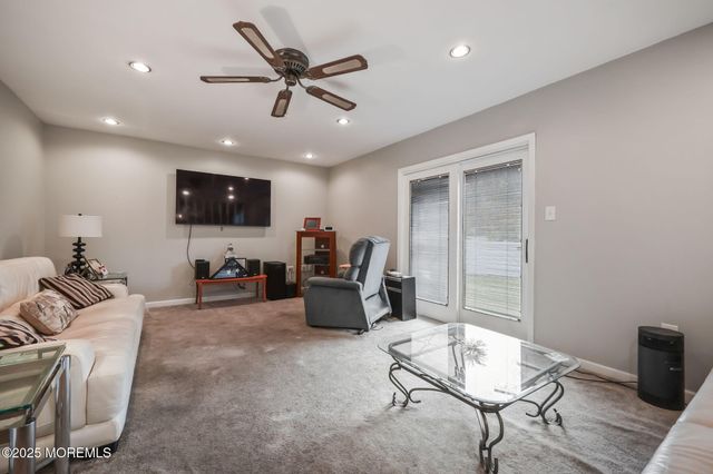 42 Norman Lane, Old Bridge, NJ 08857