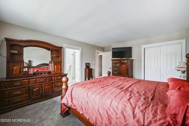 42 Norman Lane, Old Bridge, NJ 08857