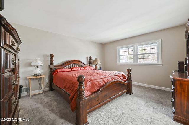 42 Norman Lane, Old Bridge, NJ 08857