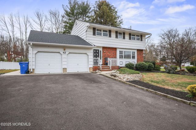 42 Norman Lane, Old Bridge, NJ 08857