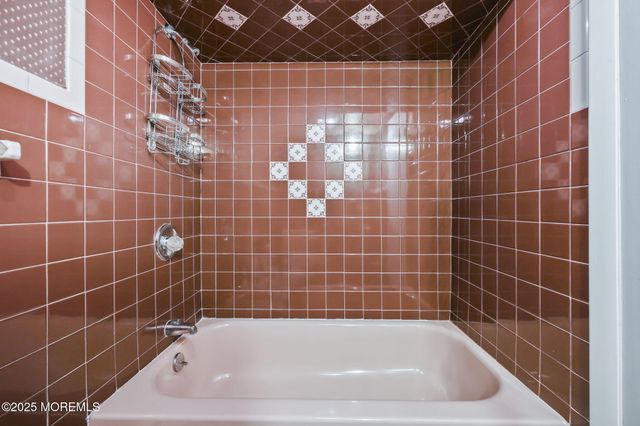 42 Norman Lane, Old Bridge, NJ 08857