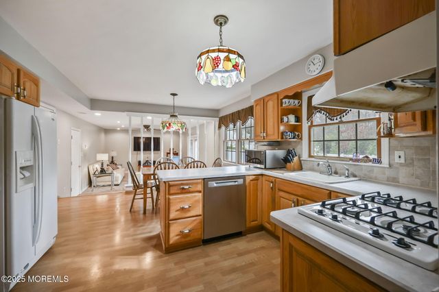 42 Norman Lane, Old Bridge, NJ 08857