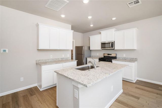 1920 Redwood Lane, El Reno, OK 73036