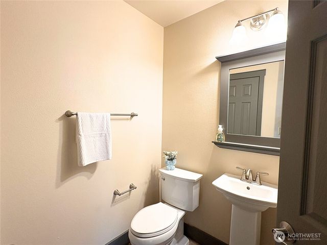 415 Olympic View Drive NE, Ocean Shores, WA 98569