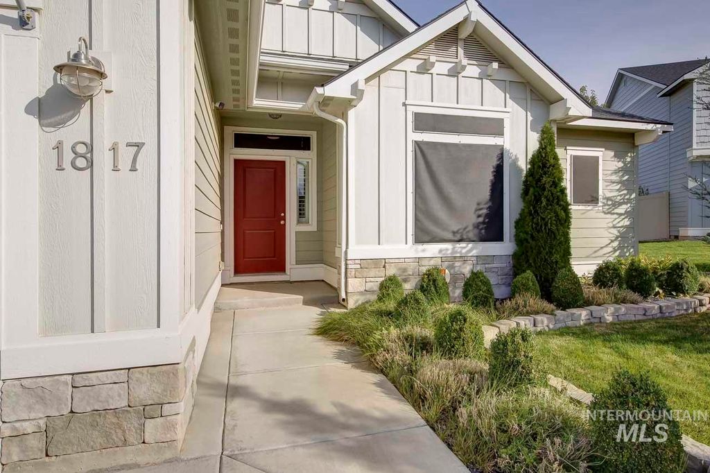 1817 W Henry's Fork Drive, Meridian, ID 83642 photo 2