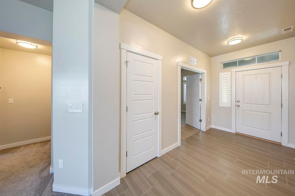 1817 W Henry's Fork Drive, Meridian, ID 83642 photo 4