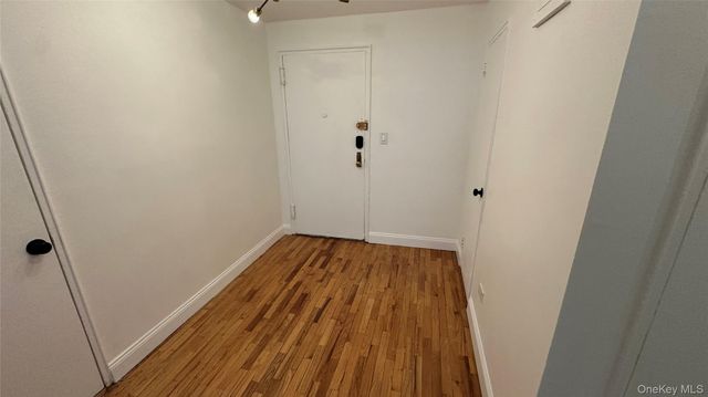 13111 Kew Gardens Road 1D, Richmond Hill, NY 11418