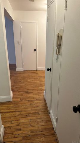 13111 Kew Gardens Road 1D, Richmond Hill, NY 11418
