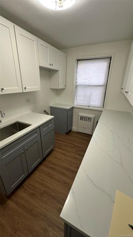 13111 Kew Gardens Road 1D, Richmond Hill, NY 11418