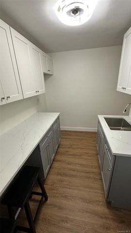 13111 Kew Gardens Road 1D, Richmond Hill, NY 11418