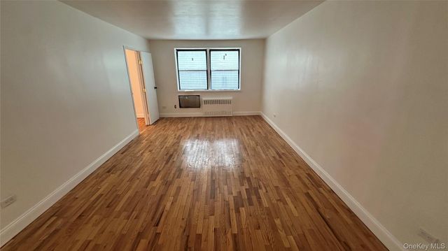 13111 Kew Gardens Road 1D, Richmond Hill, NY 11418