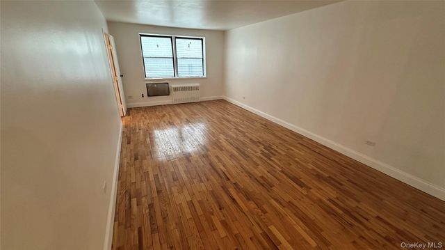 13111 Kew Gardens Road 1D, Richmond Hill, NY 11418