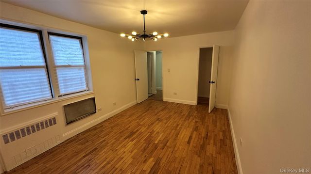 13111 Kew Gardens Road 1D, Richmond Hill, NY 11418