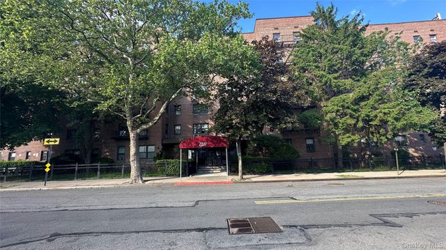 13111 Kew Gardens Road 1D, Richmond Hill, NY 11418
