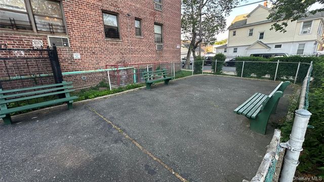 13111 Kew Gardens Road 1D, Richmond Hill, NY 11418