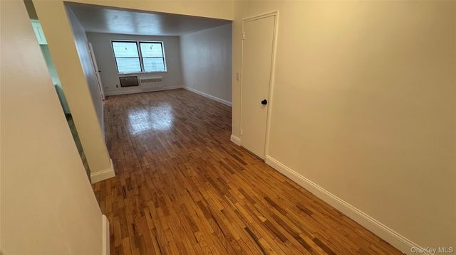 13111 Kew Gardens Road 1D, Richmond Hill, NY 11418