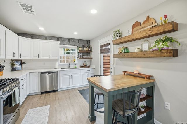 9816 Meadow, Converse, TX 78109