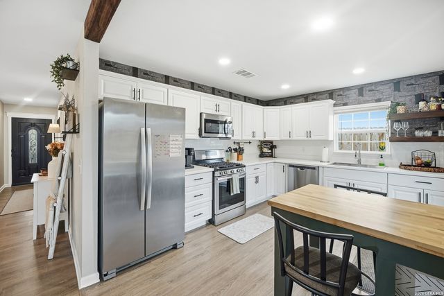 9816 Meadow, Converse, TX 78109