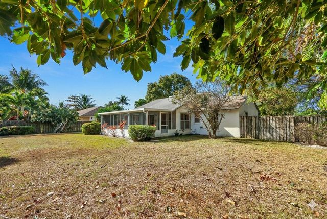 1544 Old Cypress Trail, Wellington, FL 33414