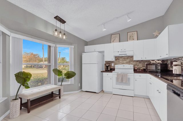 1544 Old Cypress Trail, Wellington, FL 33414