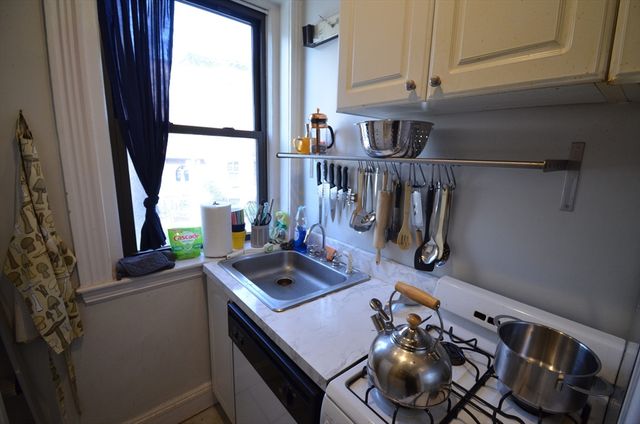 51 Park Dr. 10, Boston, MA 02215