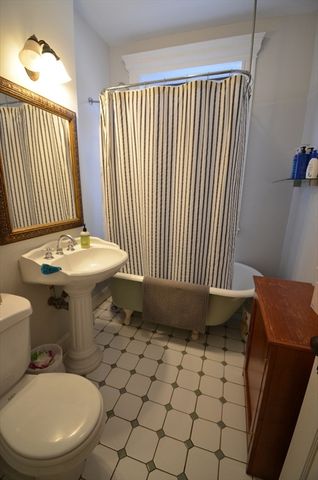 51 Park Dr. 10, Boston, MA 02215