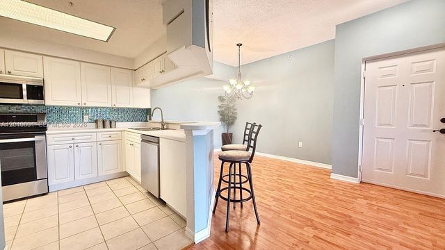 2726 Anzio Ct 306, Palm Beach Gardens, FL 33410