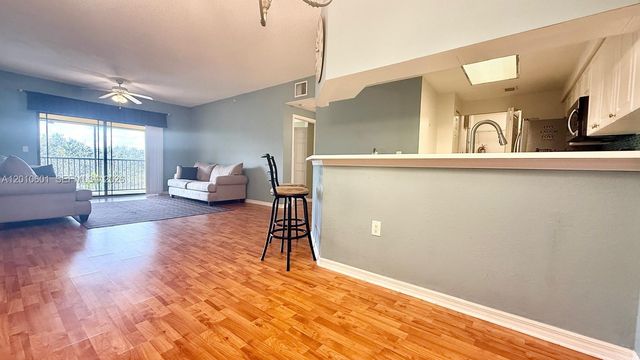2726 Anzio Ct 306, Palm Beach Gardens, FL 33410