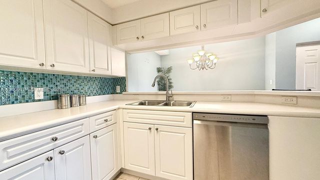 2726 Anzio Ct 306, Palm Beach Gardens, FL 33410