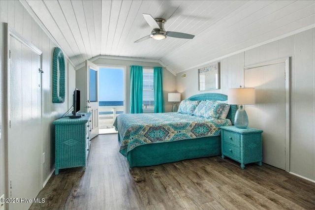 5225 E Beach Drive, Oak Island, NC 28465