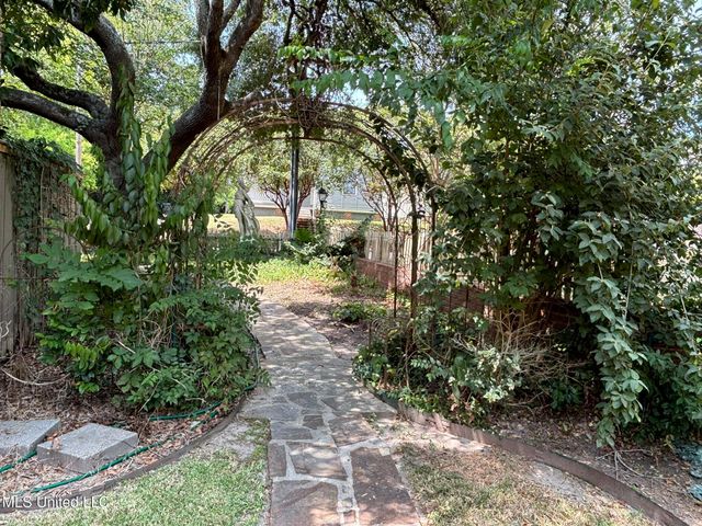 305 N Rankin Street, Natchez, MS 39120