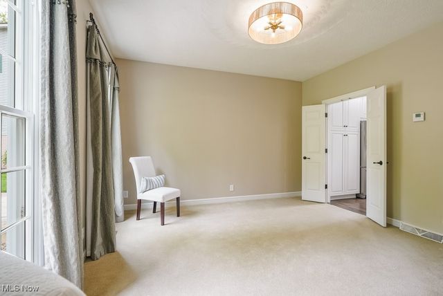 196 Lake Front Drive, Akron, OH 44319