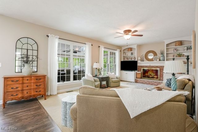 196 Lake Front Drive, Akron, OH 44319