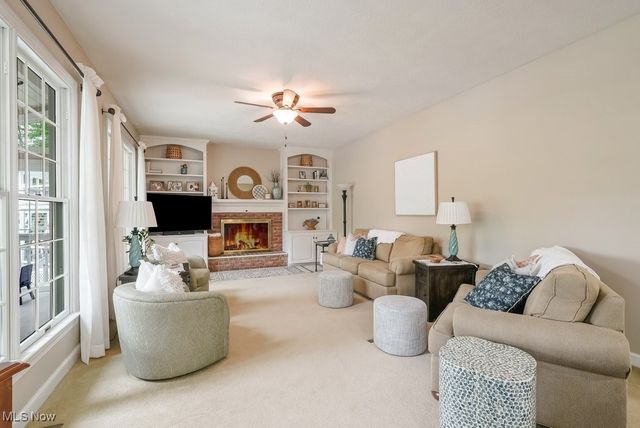 196 Lake Front Drive, Akron, OH 44319