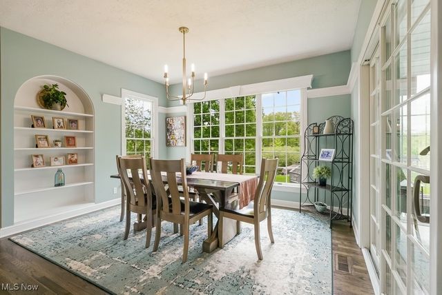 196 Lake Front Drive, Akron, OH 44319