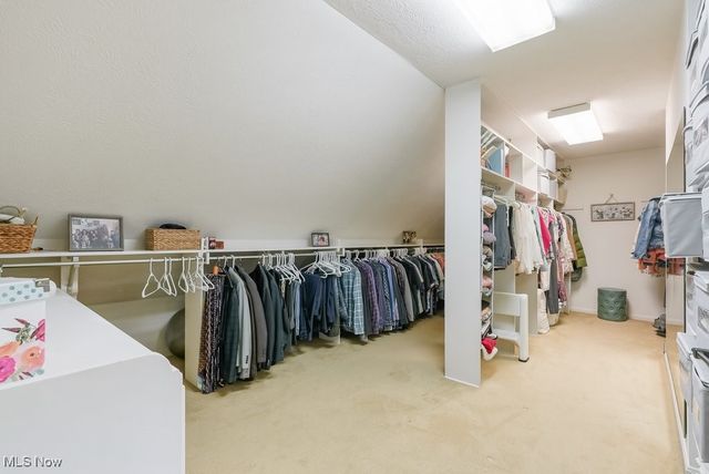 196 Lake Front Drive, Akron, OH 44319