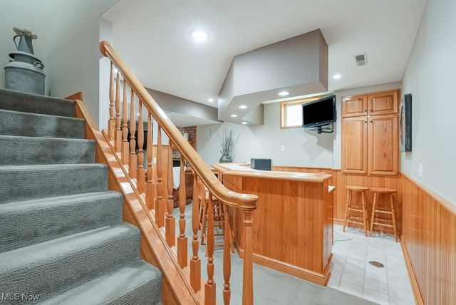 196 Lake Front Drive, Akron, OH 44319