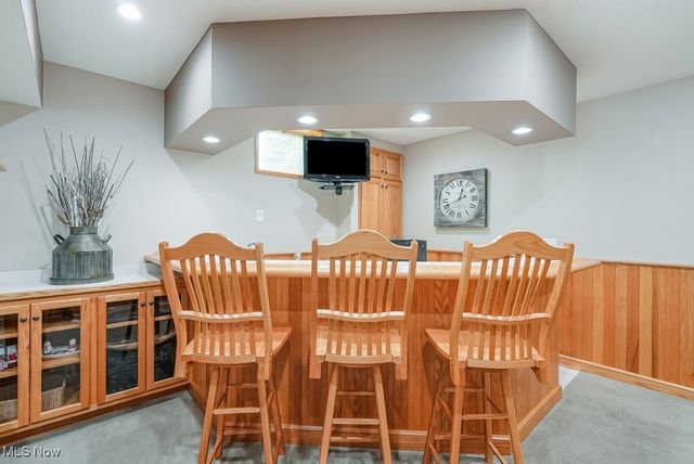 196 Lake Front Drive, Akron, OH 44319