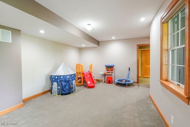 196 Lake Front Drive, Akron, OH 44319