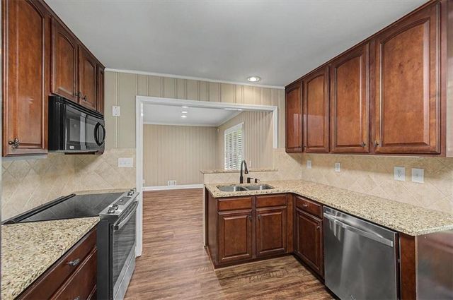 3010 N Main Street NW, Kennesaw, GA 30144