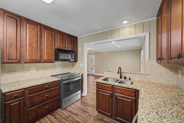 3010 N Main Street NW, Kennesaw, GA 30144
