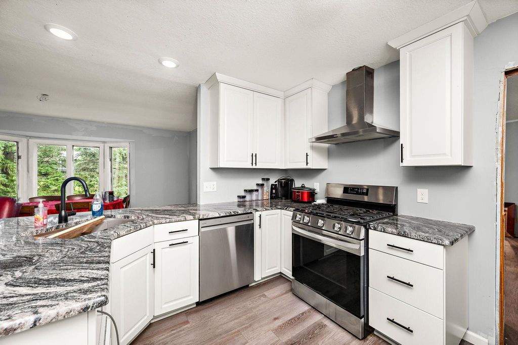 26405 Smithtown Road, Shorewood, MN 55331 — photo 5